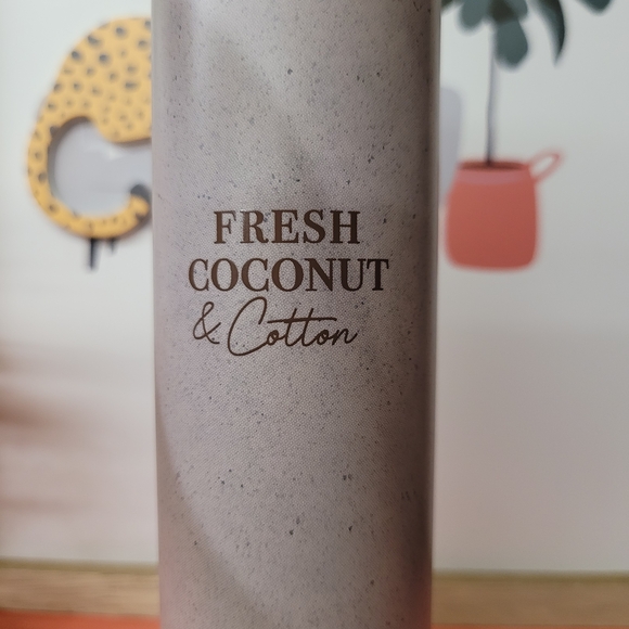 Bath & Body Works Fresh Coconut & Cotton - Picture 2 of 4